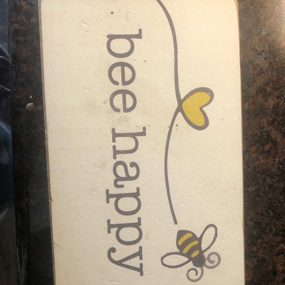 Bee happy decor